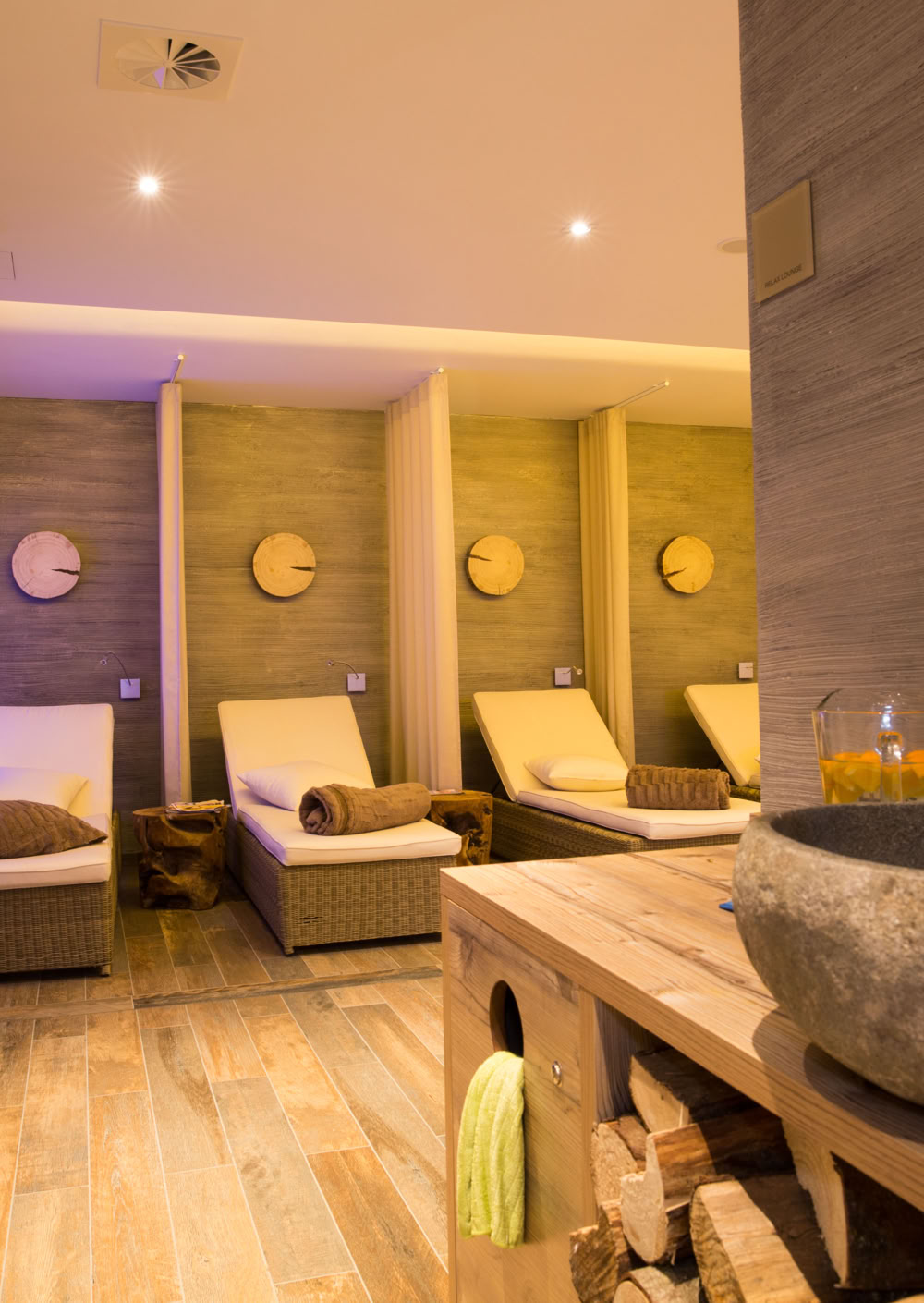 W907 mit Platinlasur (SPA) Luxenburg