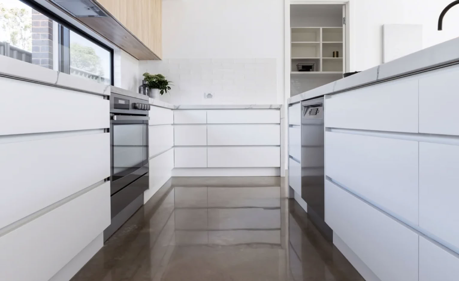 Rexx 2K Bodenbeschichtung in der Küche