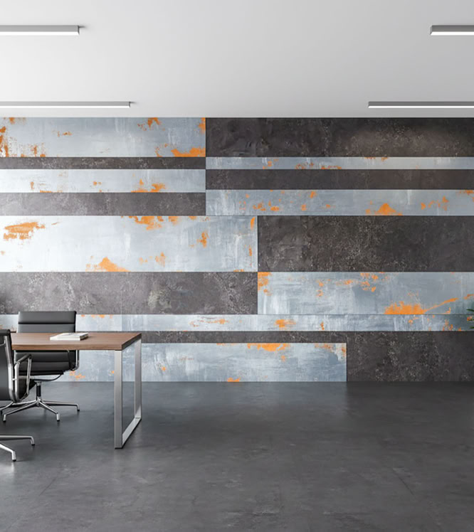 Modernes Büro mit Effektspachtel Wand mit horizontalen Streifen.